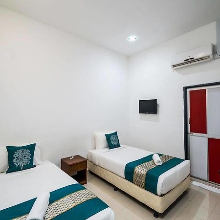 Oyo Rooms Langkawi Airport Padang Mat Sirat Exterior foto