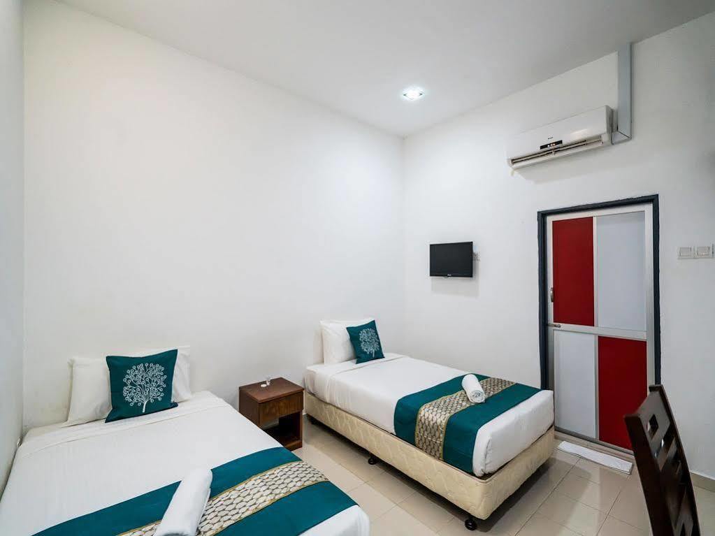 Oyo Rooms Langkawi Airport Padang Mat Sirat Exterior foto